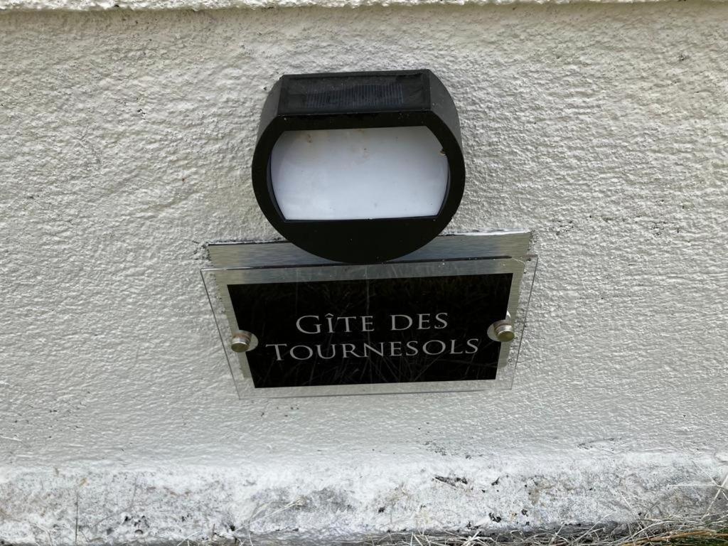 Gite Des Tournesols Oradour-Fanais Exterior photo