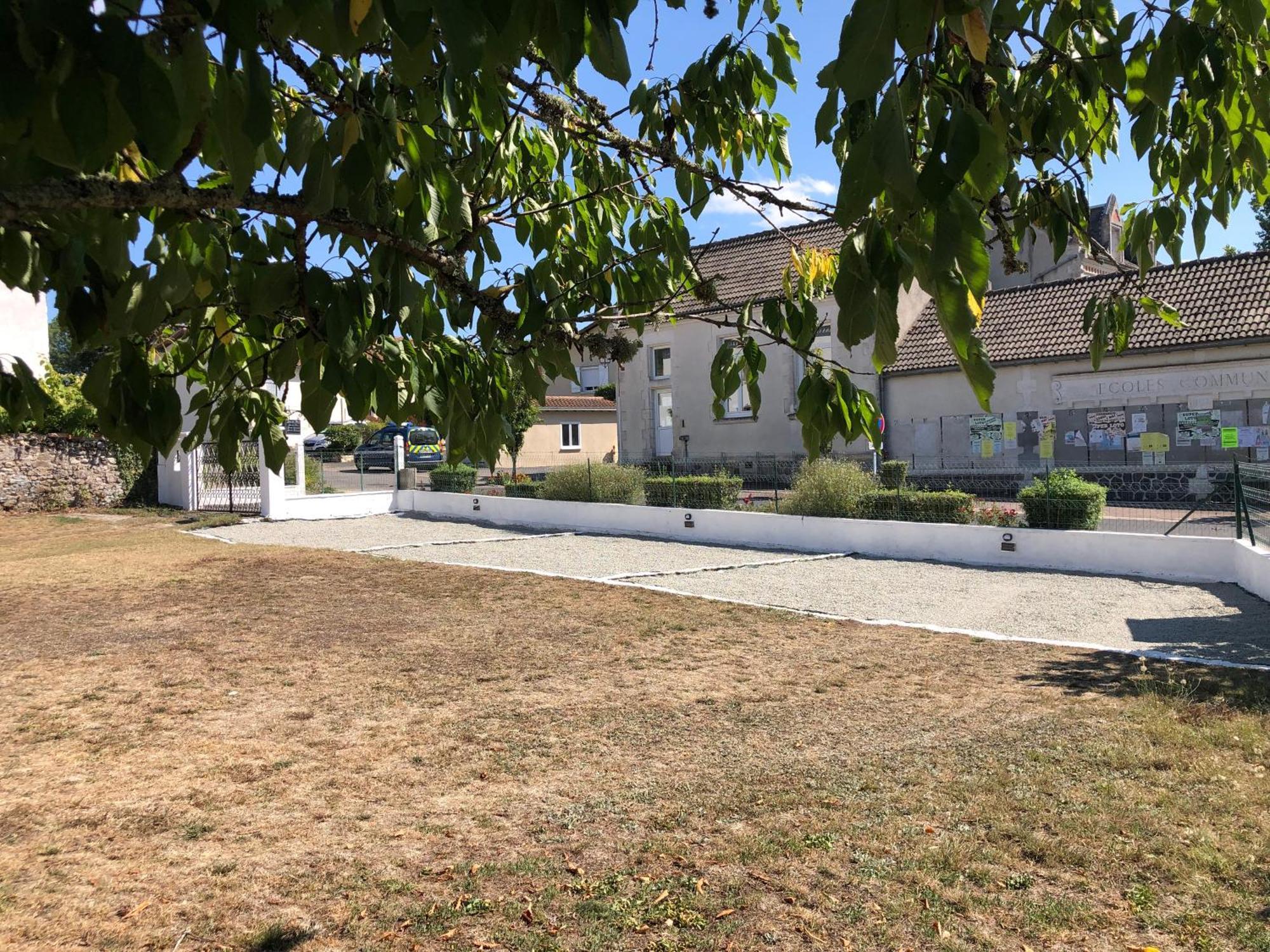 Gite Des Tournesols Oradour-Fanais Exterior photo